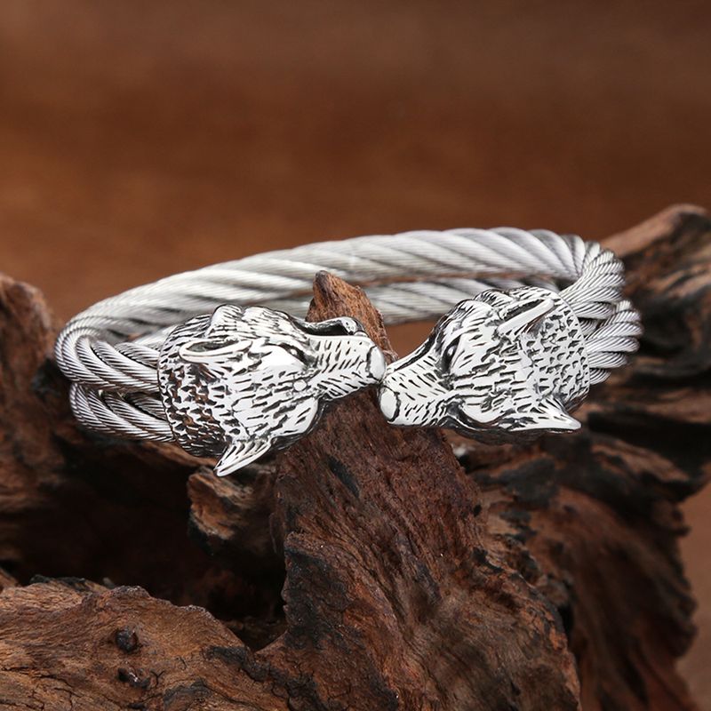 Bracciale da uomo Viking Myth in acciaio al titanio con apertura solida e regolabile in acciaio inossidabile a doppio strato_voghion.com