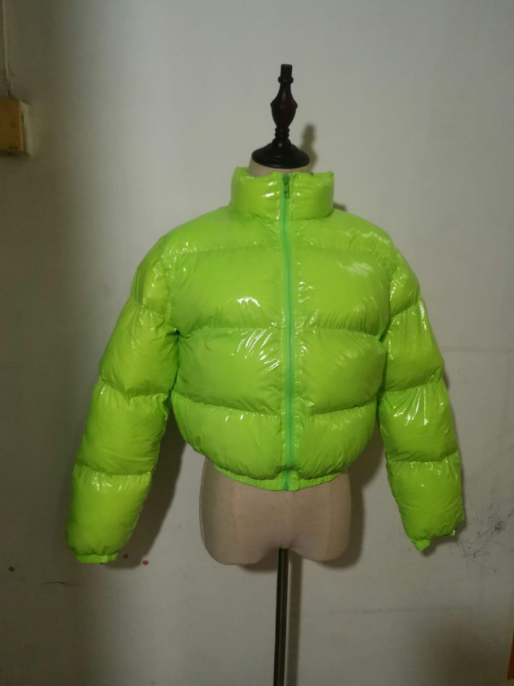 Damen-Herbst- und Wintermode mit Baumwollpolsterung, helle Baumwollpolsterjacke, kurzer Damenmantel_voghion.com