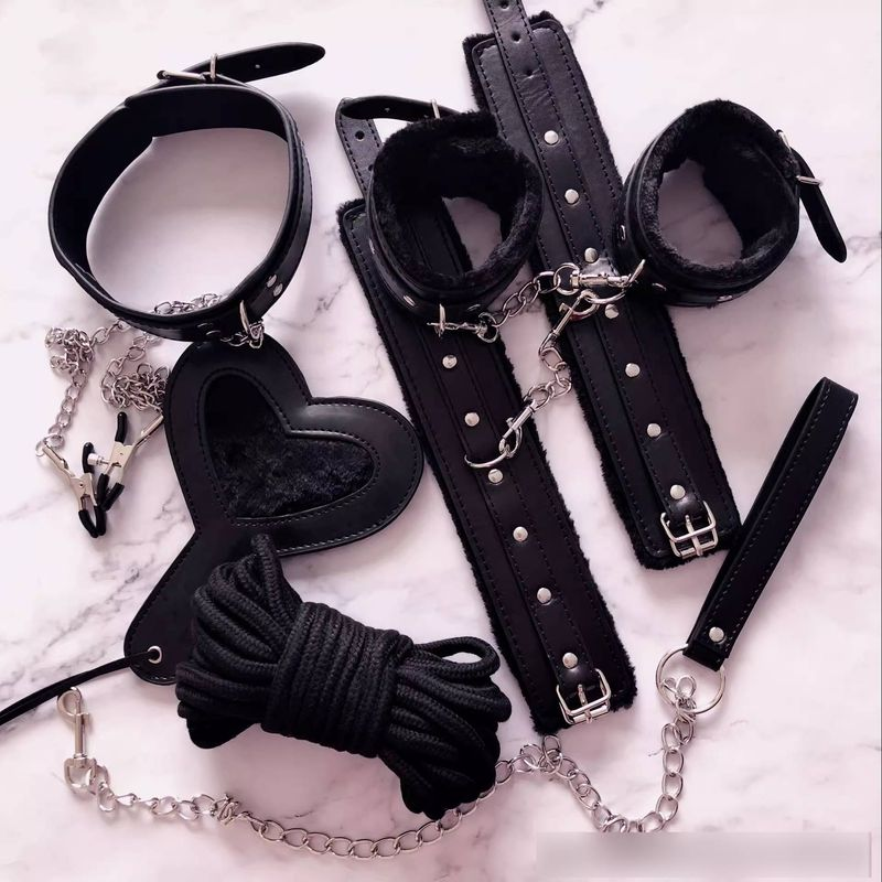 Ensemble de jouets sexuels SM noirs en deux pièces transformé en fouet de bondage et d'entraînement_voghion.com