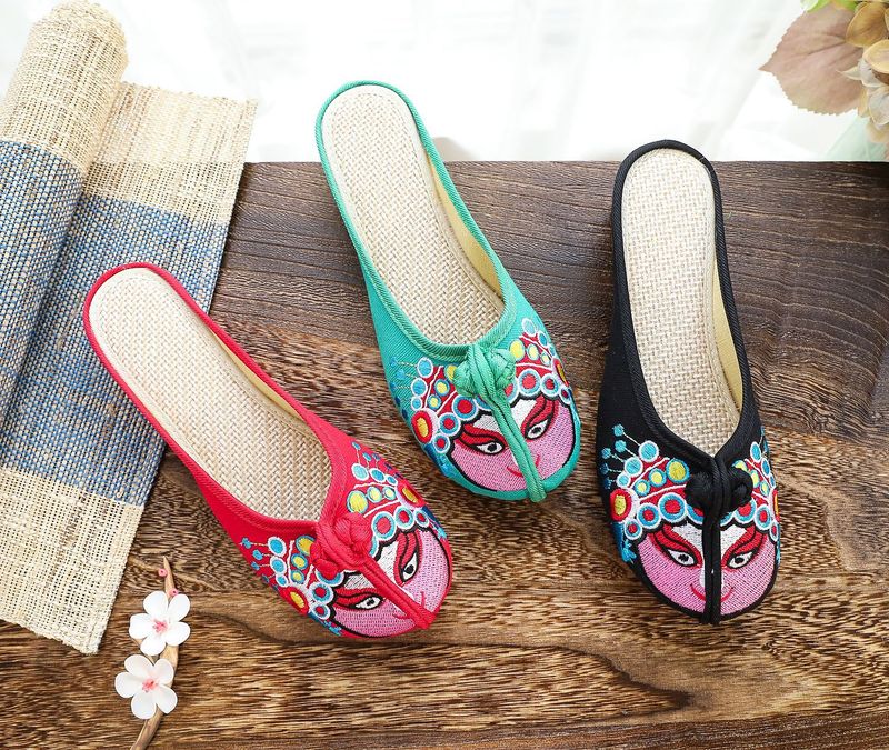 Hausschuhe Bestickte Stoffschuhe China-Chic Quintessence Gesichts-Make-up Blumige Damensandalen_voghion.com
