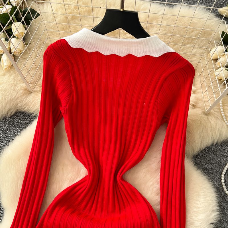 Rochie de damă de lux, retro, cu rever în culori contrastante, mâneci lungi, nasturi metalici, croială slim, cu dungi verticale, tricotată_voghion.com