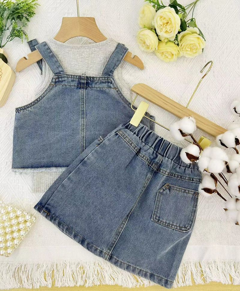 Abbigliamento per bambini 2024 nuovo vestito estivo per ragazze in denim con bretelle, mezza gonna, camicia e completo in tre pezzi_voghion.com