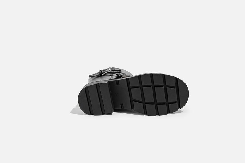 Neue Plateau-Stiefeletten mit runder Spitze und Gürtelschnalle aus Metall_voghion.com