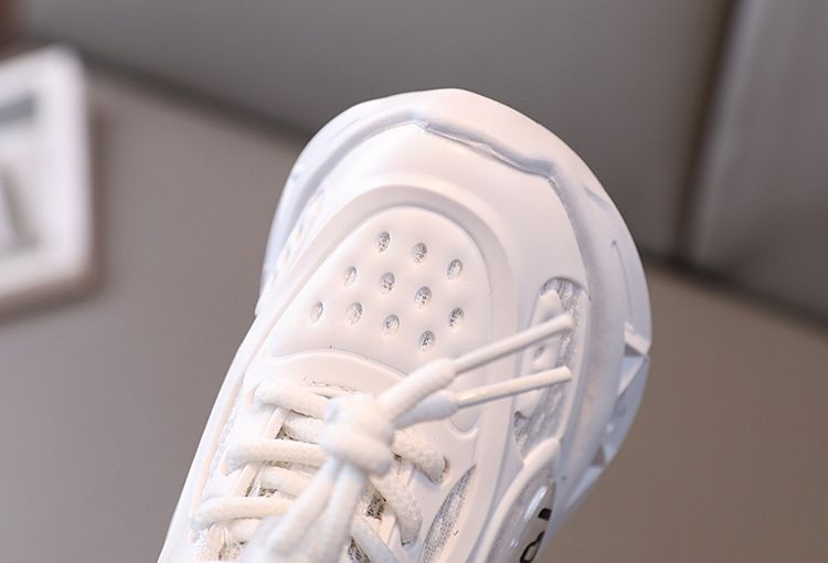 Nuove scarpe sportive casual per bambini con luci e scarpe da corsa luminose, scarpe leggere con suola morbida per bambini di taglia media e piccola_voghion.com