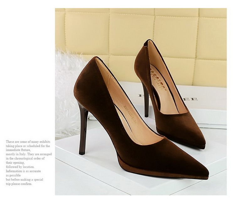 Chaussures élégantes à talons hauts pour femmes, avec plateforme, bout pointu et design à enfiler pour soirées – Noir, bordeaux, bleu marine et café_voghion.com