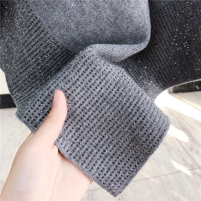 Pure Color 2025 Herbst und Winter Neuer Schal Fledermausärmel Strickpullover mit Strasssteinen Schwarze Jacke mit hohem Kragen und unregelmäßiger Form_voghion.com