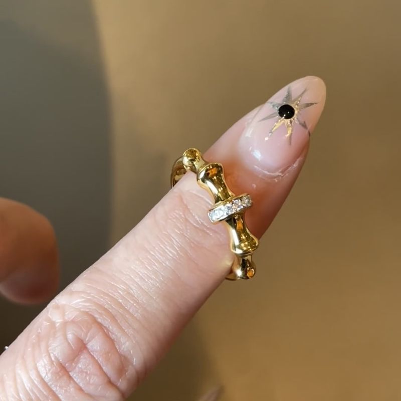 Leichter luxuriöser, glänzender Modering für Frauen, stilvolles Design, Diamantmuster-Indx-Fingerring, Geschenk, altes Geld_voghion.com