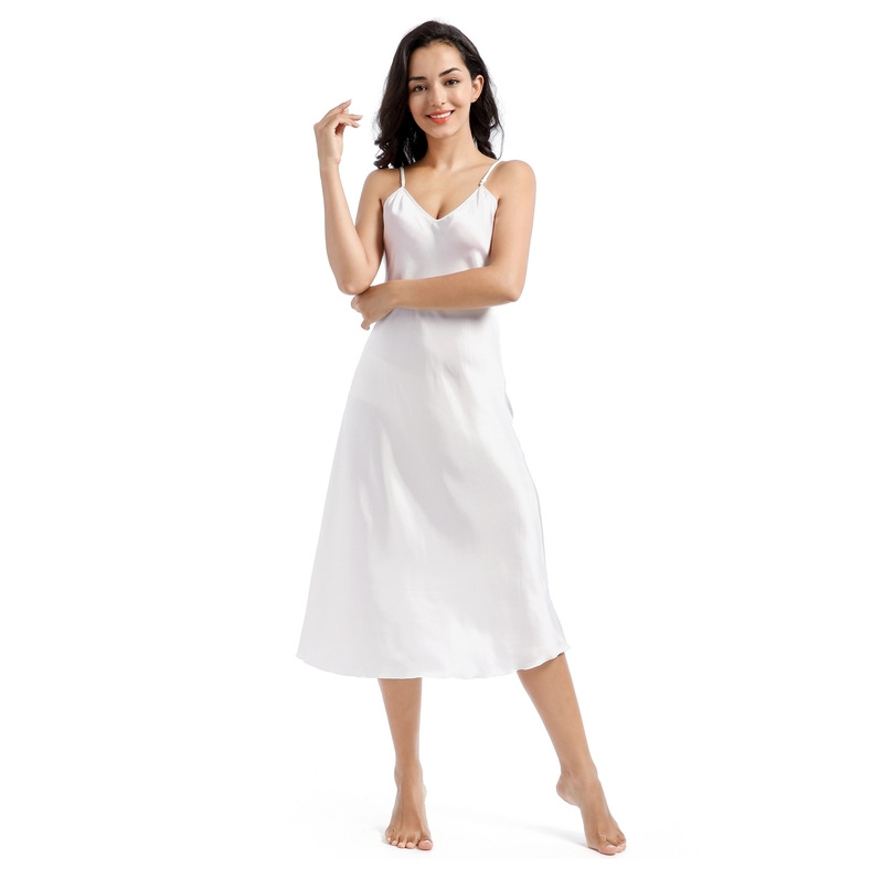 Damenbekleidung in Übergröße, XXL, mittellang und lang, schlank, sexy, großer V-Ausschnitt, Schlinge kann draußen getragen werden, dünner Satin, Schlafanzug_voghion.com