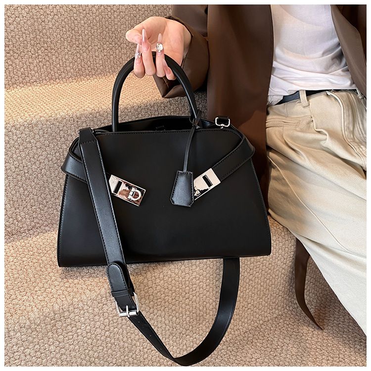Women's Bags Large Capacity Tote Bag Niche Shoulder Messenger Bag_voghion.com