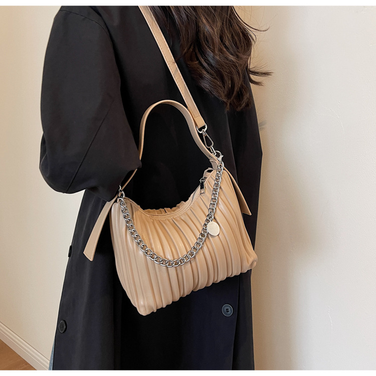 Niche Design Bags 2023 New Fashion Trendy Hand Bag Summer High-level Sense of folds explosive cross-body bucket bag_voghion.com