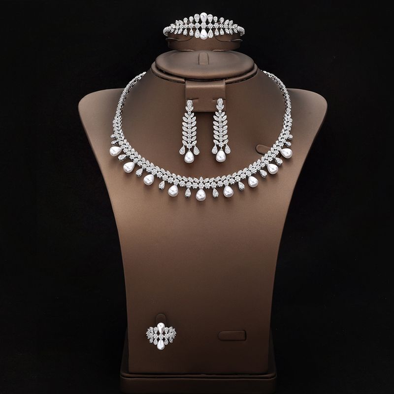 2024 Nuovo set di 4 collane e orecchini di perle con zirconi cubici per donna, set di gioielli da sposa Dubai con zirconi, regalo_voghion.com