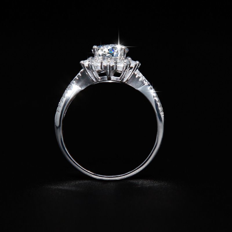 Yingyu Jewelry Two Carat Moissanite Proposal Noble Luxurious High-end Feel Sterling Silver Ring_voghion.com
