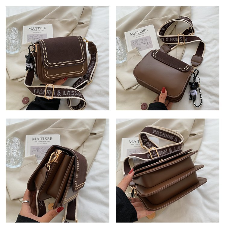 Simple And Popular Small Square Bag Western-style Women's Bag 2023 New High-end wide shoulder strap fashion one-shoulder hit color Messenger bag_voghion.com