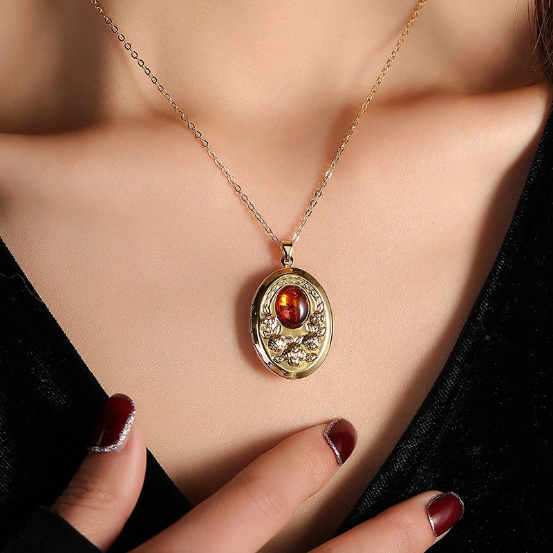 Fashion New Memory Necklace Open Photo Box Retro Printed Necklace_voghion.com