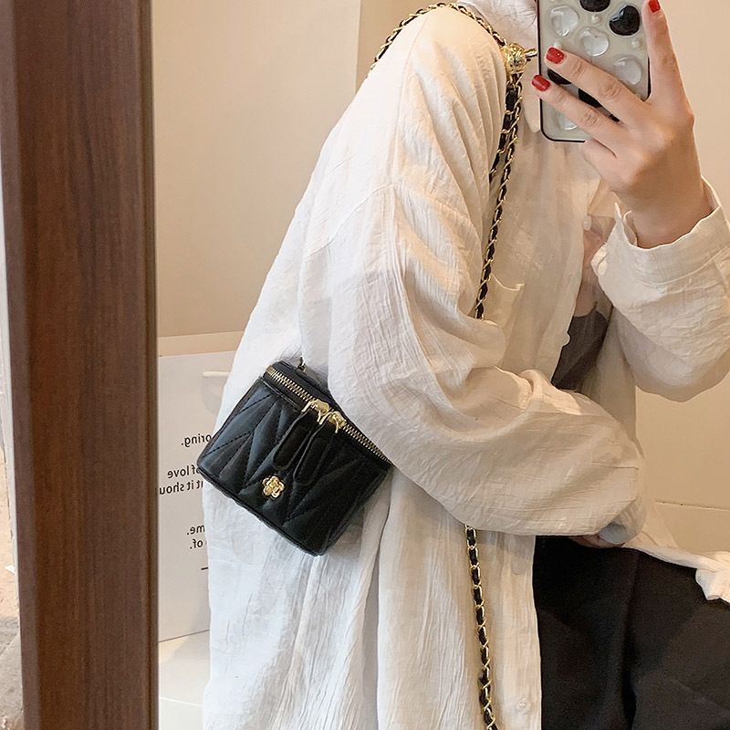 Camellia Box Women's Chain Small Style High-end Niche Shoulder Parent-child Children's Coin Mini Crossbody Bag_voghion.com