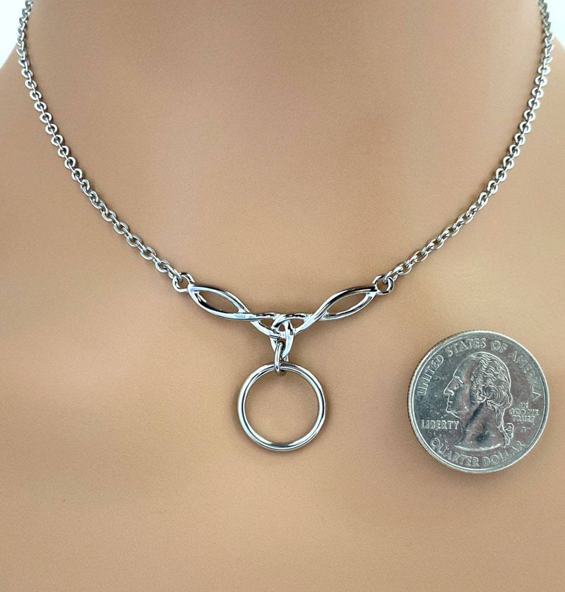Gioielli e accessori Luna e stelle - Anello a forma di O discreto in regalo_voghion.com