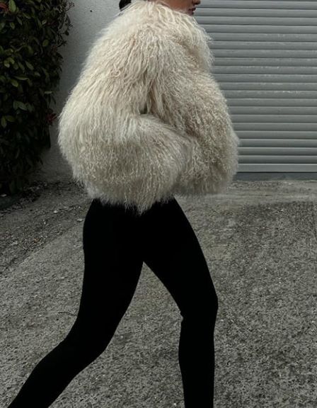 Abbigliamento da donna Cappotto corto alla moda in pelliccia sintetica per donna - Giacca invernale calda con maniche lunghe, morbida ed elegante, capospalla alla moda in cachi e marrone_voghion.com