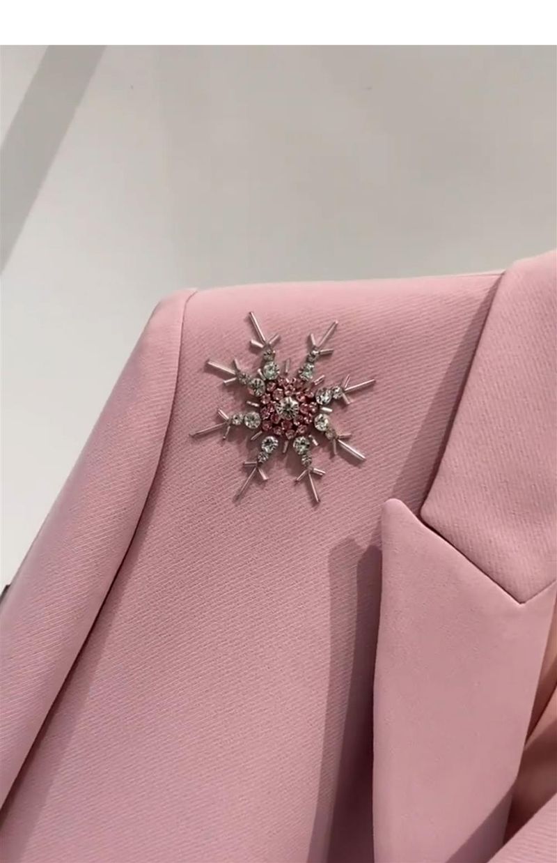 Damenbekleidung mit einem kompletten Set hochwertiger, modischer rosa Anzüge und Hosen im Promi-Stil, zweiteiliger Anzug für Damen_voghion.com