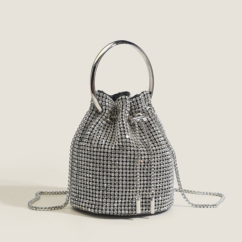 Borsa a tracolla con nappa e catena retrattile, nuova borsa a secchiello da donna del 2025_voghion.com