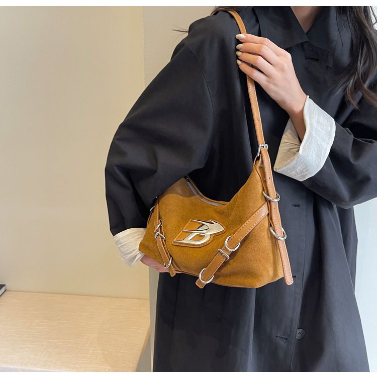 2023 neue Mode Wildleder Damen Mori süße Herbst und Winter kleine Freizeit Eimer Tasche einfache Umhängetasche_voghion.com