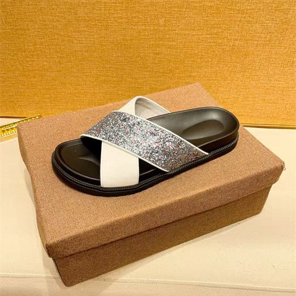 2025 Summer New Genuine Leather Outdoor Fashion Versatile Casual Flat Beach Slide Sandals_voghion.com