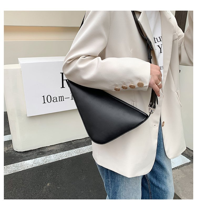 Borsa triangolare da donna 2023 trendy new high-end texture design di nicchia borsa a tracolla messenger a banda larga tre in uno transfrontaliera_voghion.com