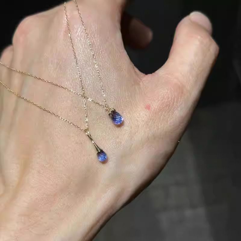 Colar com pingente de gota d'água azul, de alta qualidade, leve, luxuoso, com corrente de clavícula, para mulheres, verão 2025, novo_voghion.com