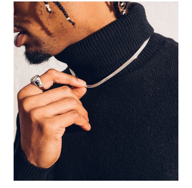 Catena in acciaio al titanio con clavicola Chai ad alta sensibilità, catena leggera di lusso, versatile, elegante, a forma di serpente._voghion.com
