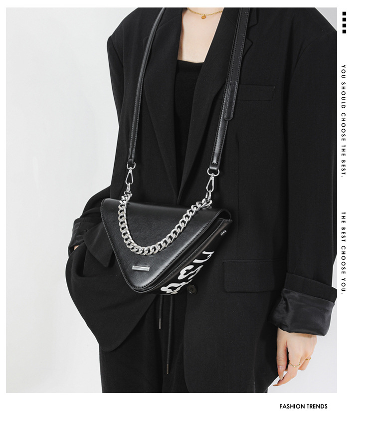 2023 Borsa a tracolla singola da donna nuovissima personalizzata con lettera alla moda Triangolo a forma di strada per ragazza piccante_voghion.com