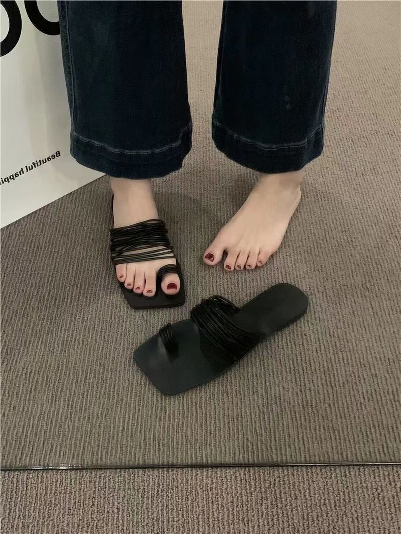 Koreanische Version des Außenhandels dünnen Riemen Combinati weiches Leder quadratischen Kopf Hausschuhe Frauen offene Zehe flachen Boden Strand Sandalen unabhängige Station_voghion.com
