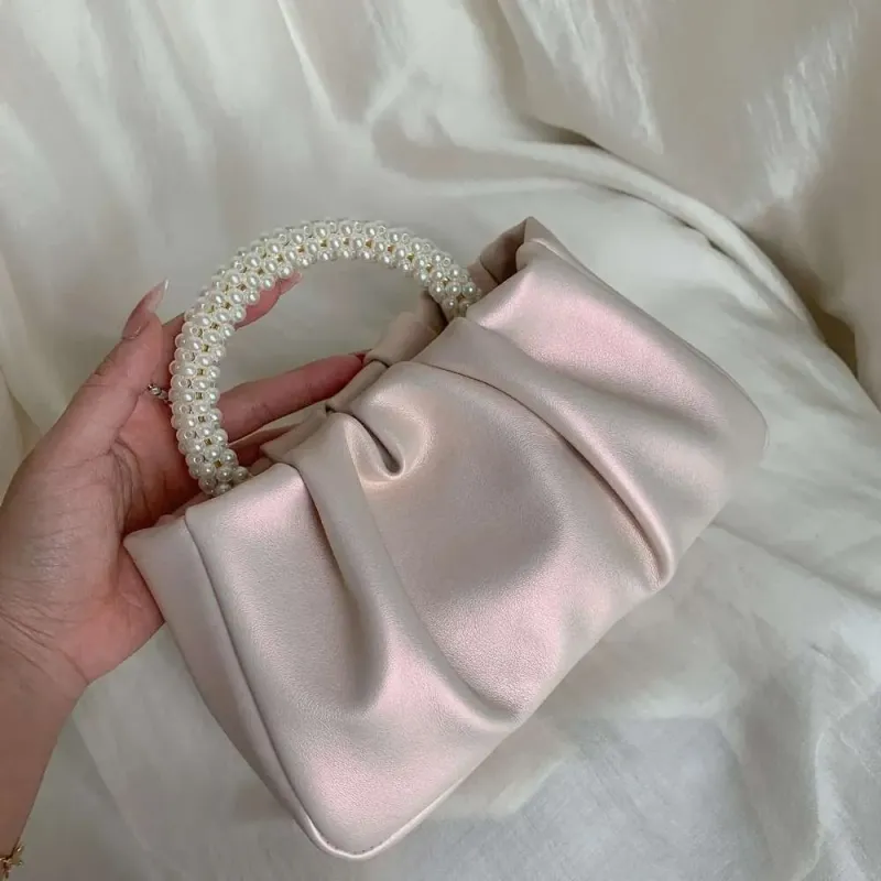 Designer 2025 Mode Perle Griff Frauen Abendessen Kupplung Geldbörse Handtaschen Design Damen Platz Umhängetaschen Weibliche Kleine_voghion.com