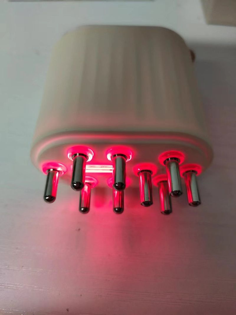 Aplicador eléctrico para el cuero cabelludo Peine de masaje vibratorio con líquido Masajeador de cabeza con luz roja Peine para el cabello Peine para el crecimiento del cabello_voghion.com