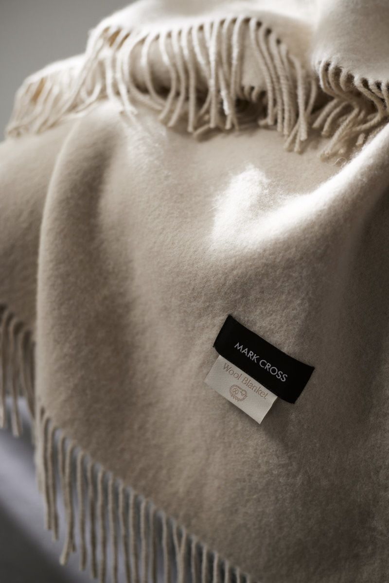 Simple Soft Enjoyment French Light Luxury Wool Cashmere Warm Sofa Nap Four Seasons Throw Air Conditioning Blanket_voghion.com