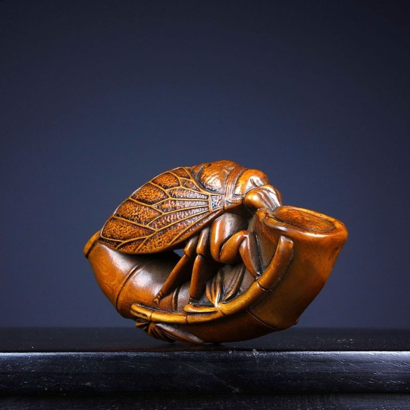Antique Style Bonsai Wood Carving Handheld Piece Cicada Shines With Fame Craft Length 8cm Width 3cm Height 5cm_voghion.com