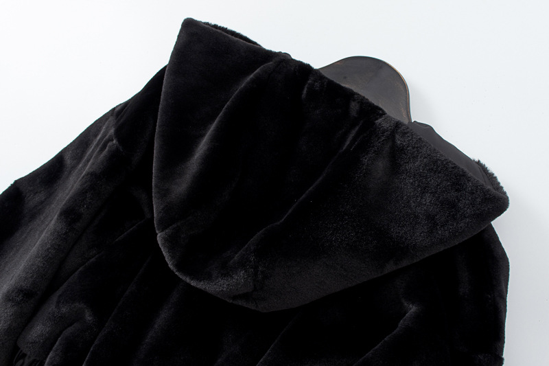 Abbigliamento da donna, giacca con cappuccio in pelliccia testurizzata a vita alta, stile street, di grande nome_voghion.com