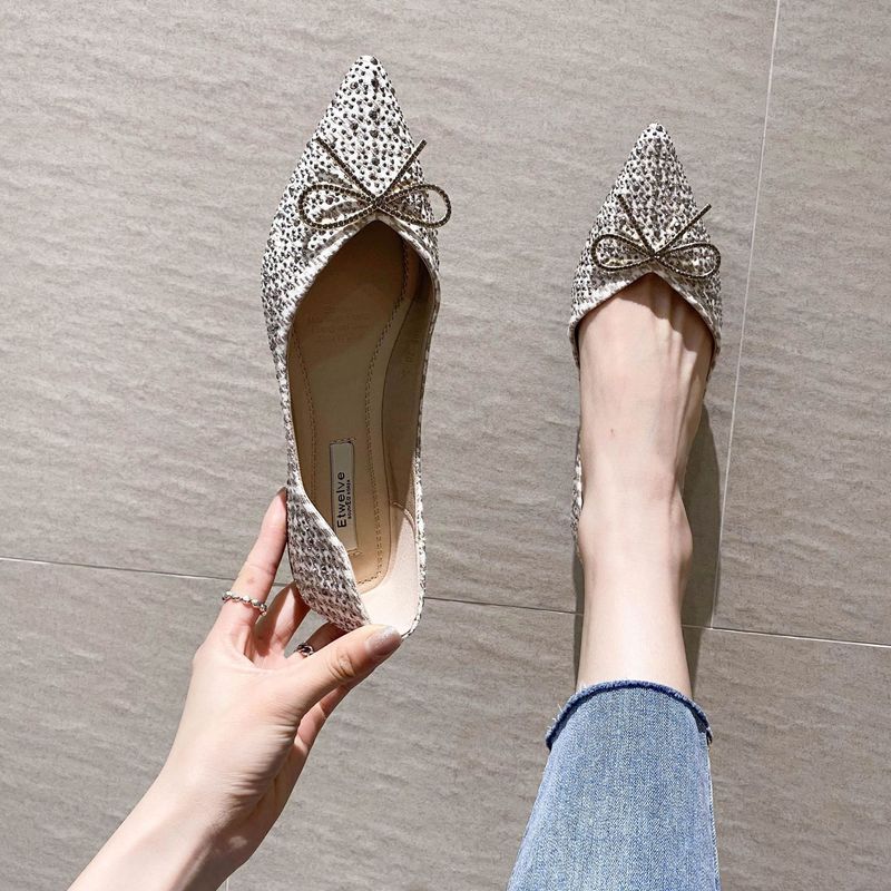 Mode Spitz Einzelne Schuhe frauen Flache Heels Weiche Sohlen frauen Schuhe Neue Vielseitig Und Schöne Flache Schuhe_voghion.com