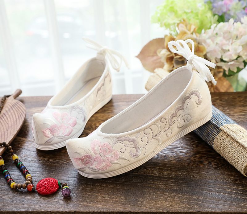 Hanfu-Wolkenkopf mit Schleife, Schuhe mit umgedrehtem Kopf, erhöhte Innenhöhe, antikes Kostüm, bestickte Stoffschuhe mit flacher Unterseite_voghion.com