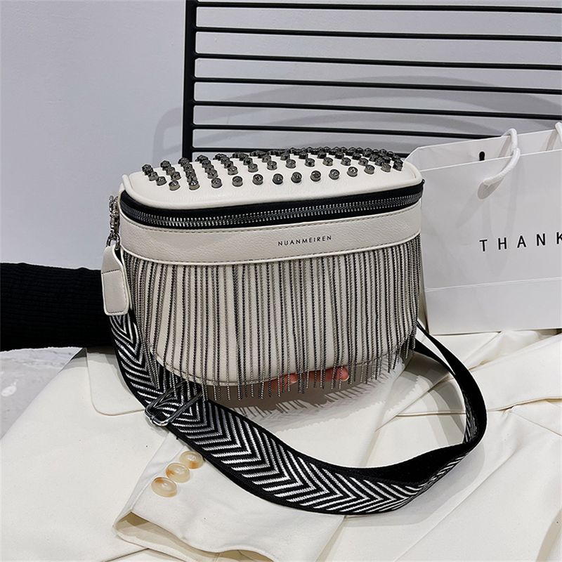 Luxus Frau Brust Mode Quaste Leder große Kapazität Crossbody Sling Frauen Taille Tasche Casual Niet Design Reise Sac_voghion.com