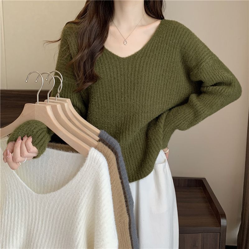 Suéter feminino verde de veludo com decote em V, estilo solto e descontraído, camisa de base macia e quente, outono e inverno, estilo Hong Kong_voghion.com
