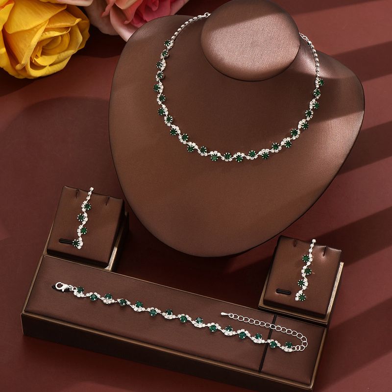 Damenschmuckset, modisches Temperament, schwarze Kristallkette, weibliche Nische, High-End-Design, Schlüsselbeinkette, trendiges Temperament, kurze Halskette_voghion.com
