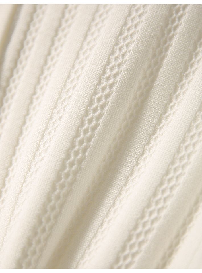 Maglietta a maniche corte con scollo a V francese spessa, delicata e alla moda, estiva 2024 da donna_voghion.com