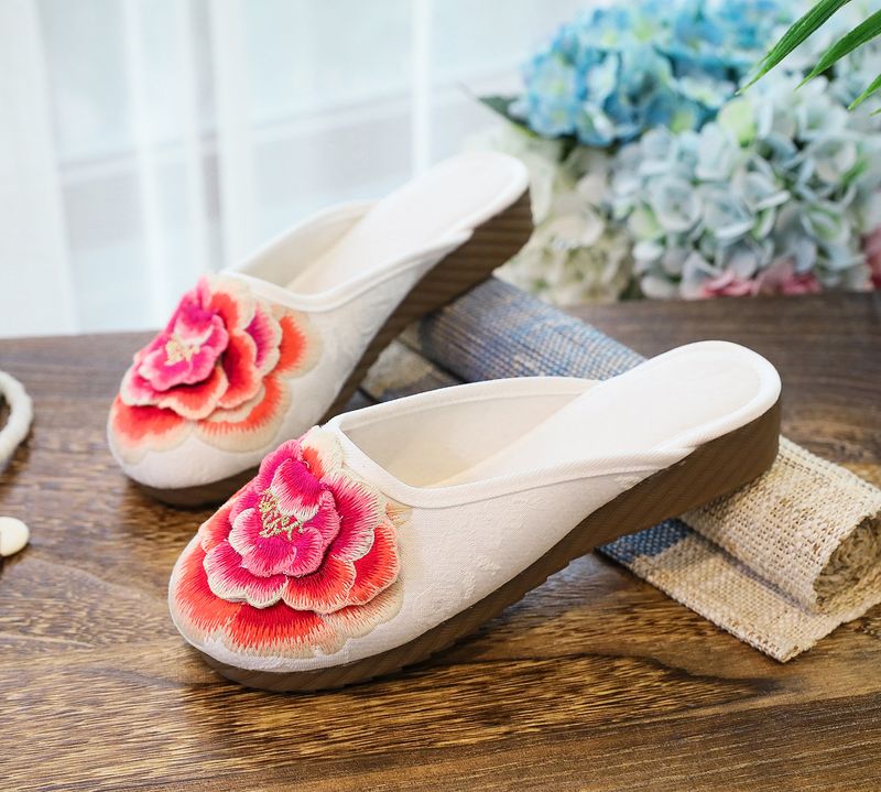 Nei Summerpantoffelen mat Blummen, flaache Buedem, déck breet Féiss, gestickte Schong, Damen Stoffschong fir Oberbekleedung_voghion.com