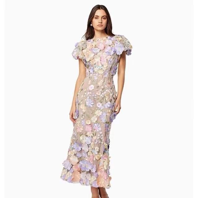 Gonna da donna di media lunghezza con scollo rotondo ricamato a fiori tridimensionali con maniche a sbuffo, leggero e lussuoso_voghion.com