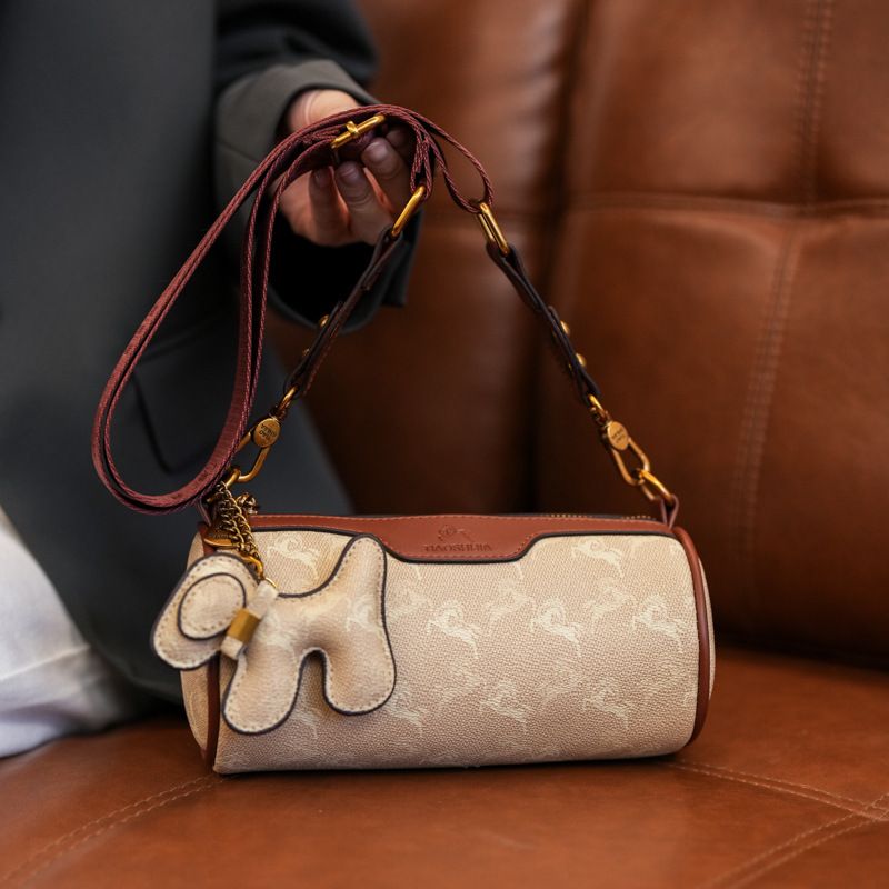 Piccola per donna 2025 Nuova borsa a tracolla Boston alla moda, versatile ed elegante, stampata_voghion.com
