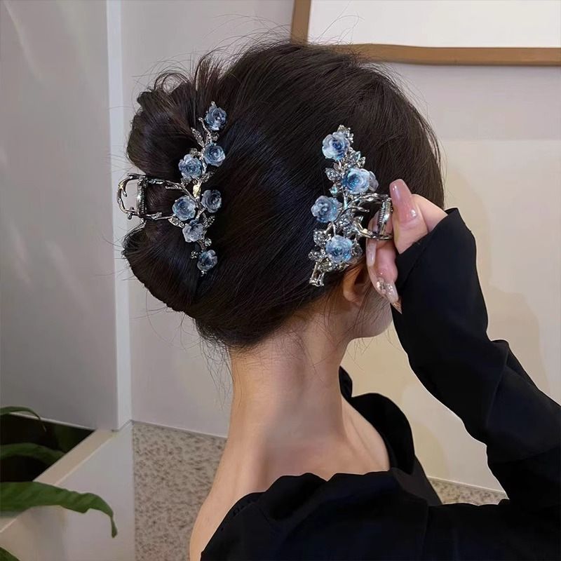 Temperament Fashion Smoky Gray Camellia Catch Clip Metalowy damski elegancki klips do włosów Shark Elegant Clip._voghion.com