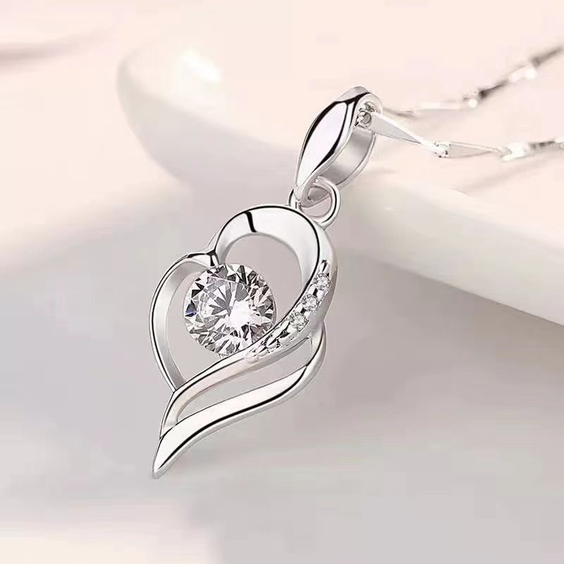 Pure Silver Necklace For Women New Heart-shaped Diamond Pendant Clavicle Chain Light Luxur Niche Design High-end_voghion.com