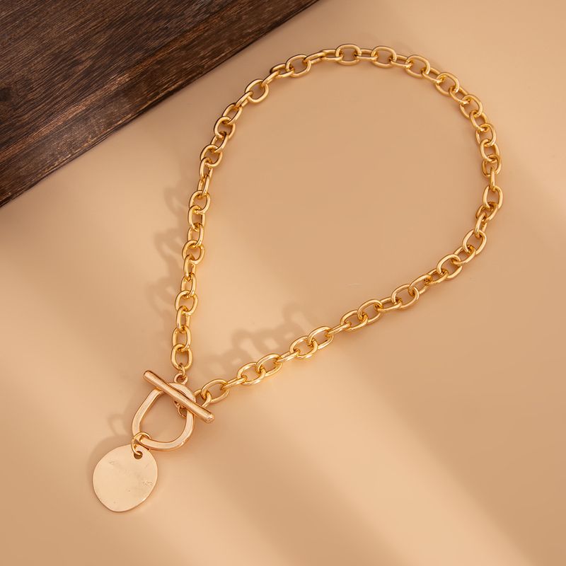 Collana con ciondolo circolare metallico alla moda, etichetta con ritratto hip-hop, catena con fibbia OT, catena per clavicola_voghion.com
