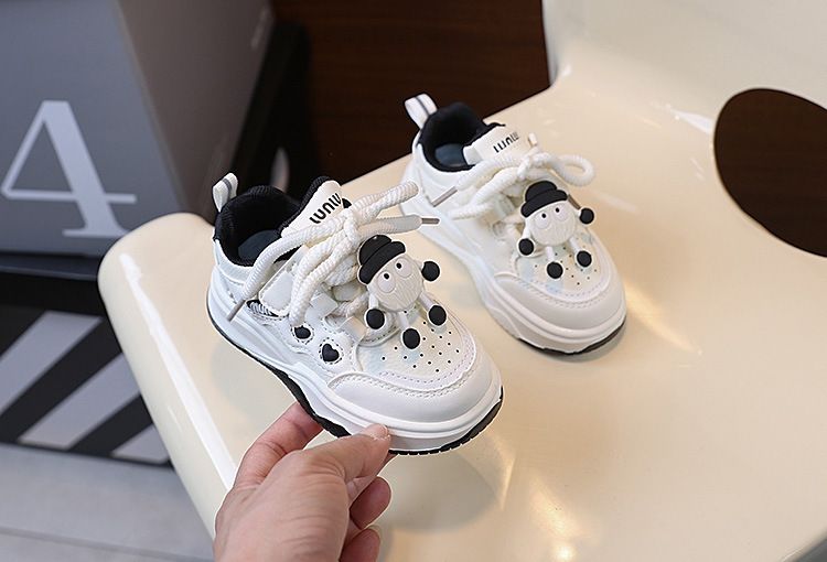 XUANMU Scarpette Bianche per Bambini Nuovo Stile Ragazze Cartone Animato Ciondolo Scarpe da Tavola Basse Scarpe Sportive Casual per Ragazzi F0102_voghion.com