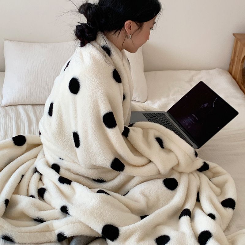 Polka Dot Milch Samt Büro Nickerchen Decke Verdickt Winter Korallen Samt Kleine Decke_voghion.com