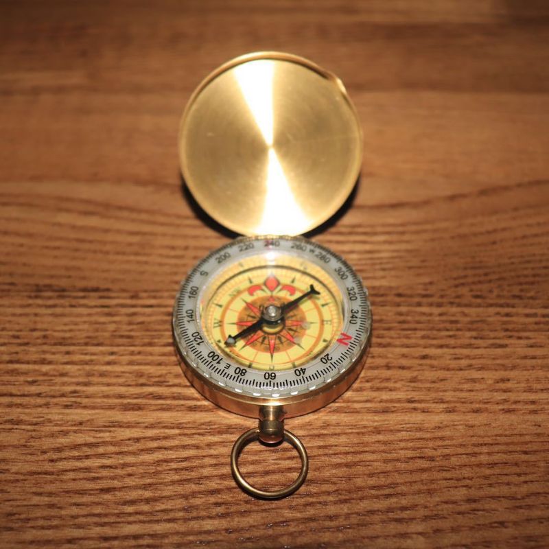 Reloj de bolsillo G50 de cobre puro con tapa abatible, brújula luminosa multifuncional para senderismo al aire libre._voghion.com